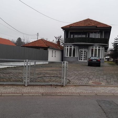 Apartmán Sobe Olga Čačak Exteriér fotografie